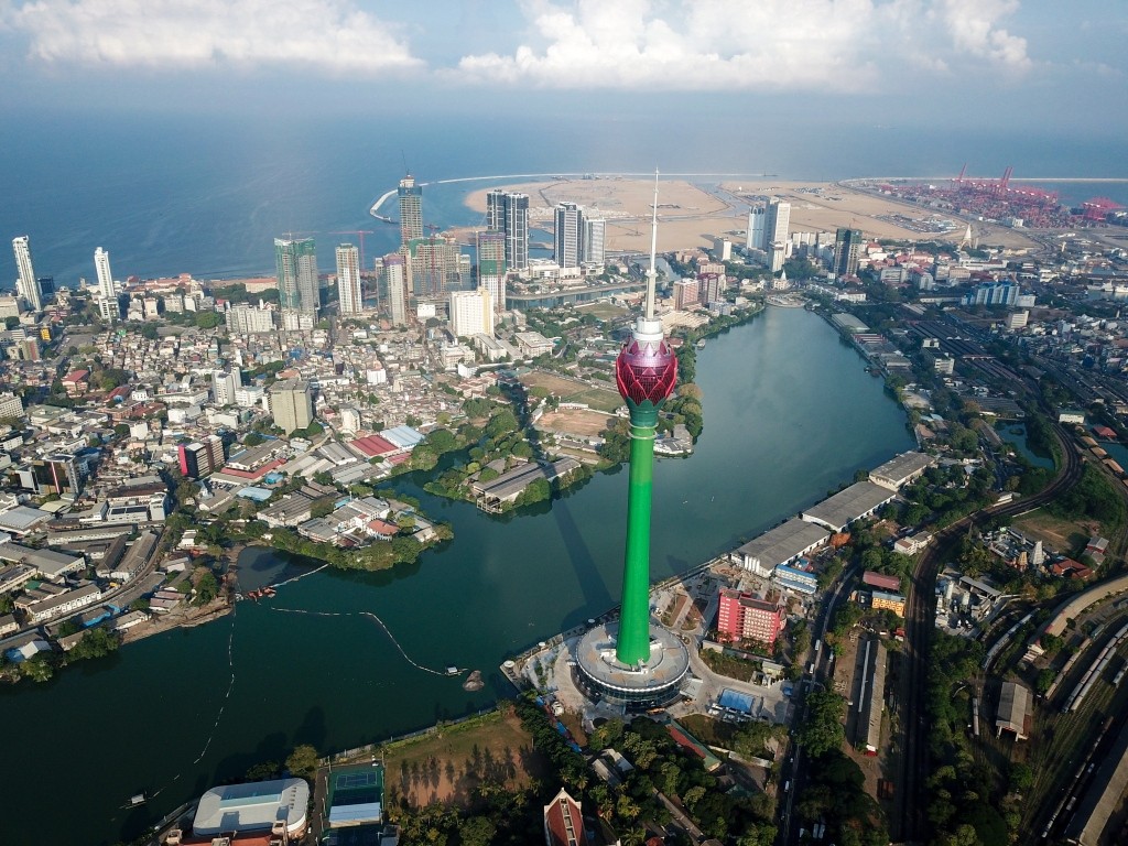 1759990201727503.jpg 科隆坡蓮花電視塔_副本.jpg