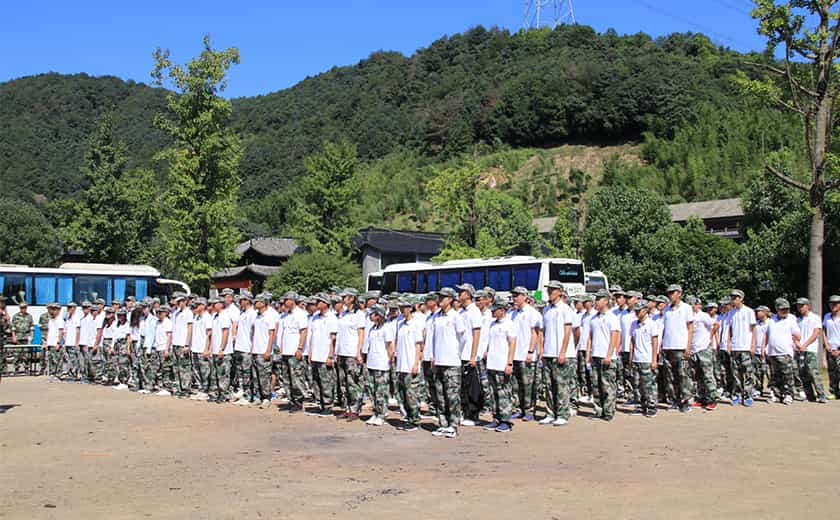 江南管理 2019屆大學生入職培訓開啟戶外拓展第一課